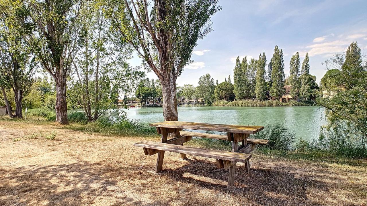 Appartement Village 9 En Residence De Vacances En Camargue Arles Ngoại thất bức ảnh