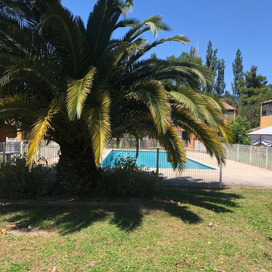 Appartement Village 9 En Residence De Vacances En Camargue Arles Ngoại thất bức ảnh