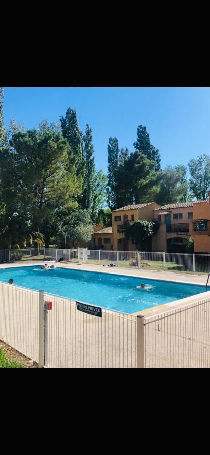 Appartement Village 9 En Residence De Vacances En Camargue Arles Ngoại thất bức ảnh